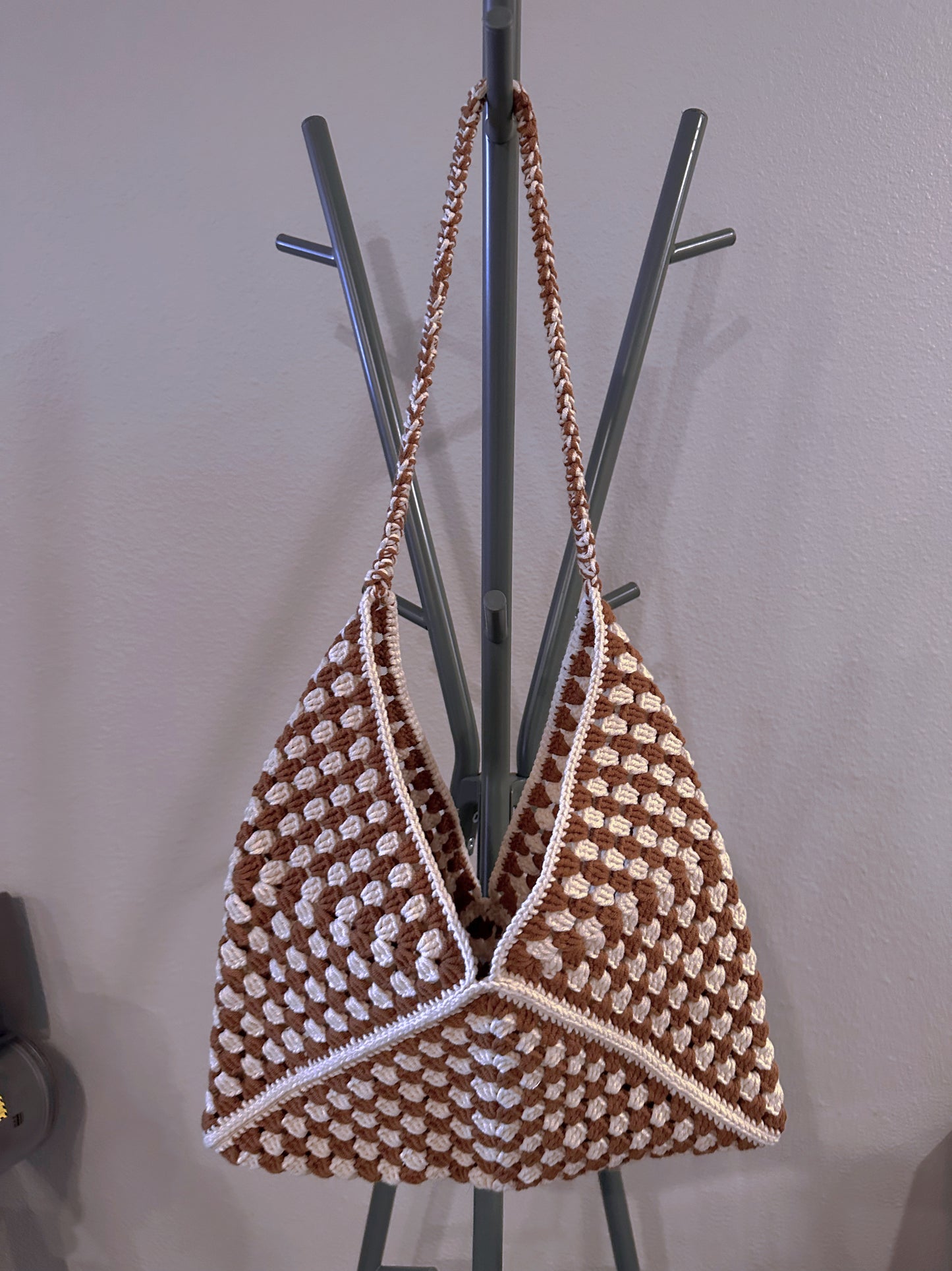 Brown triangle plaid bag